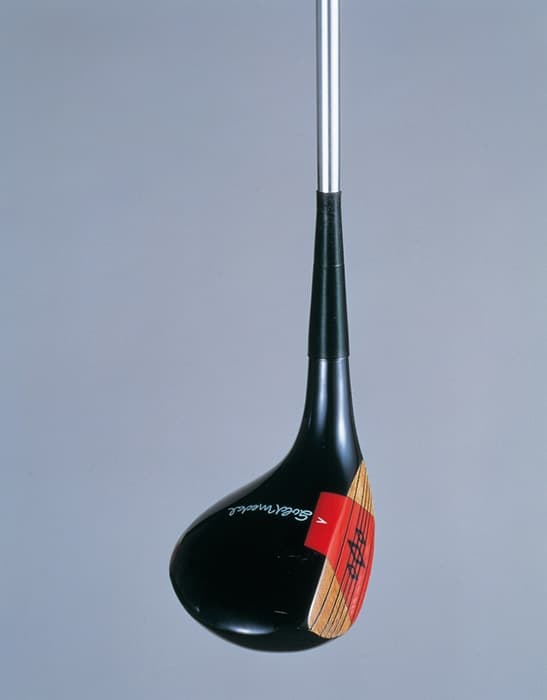 1954年登場、MIZUNO ゴールドメダルのドライバー実物写真。1954年の時代を振り返るアイコン。